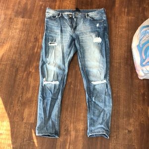 Light washed ripped jeans